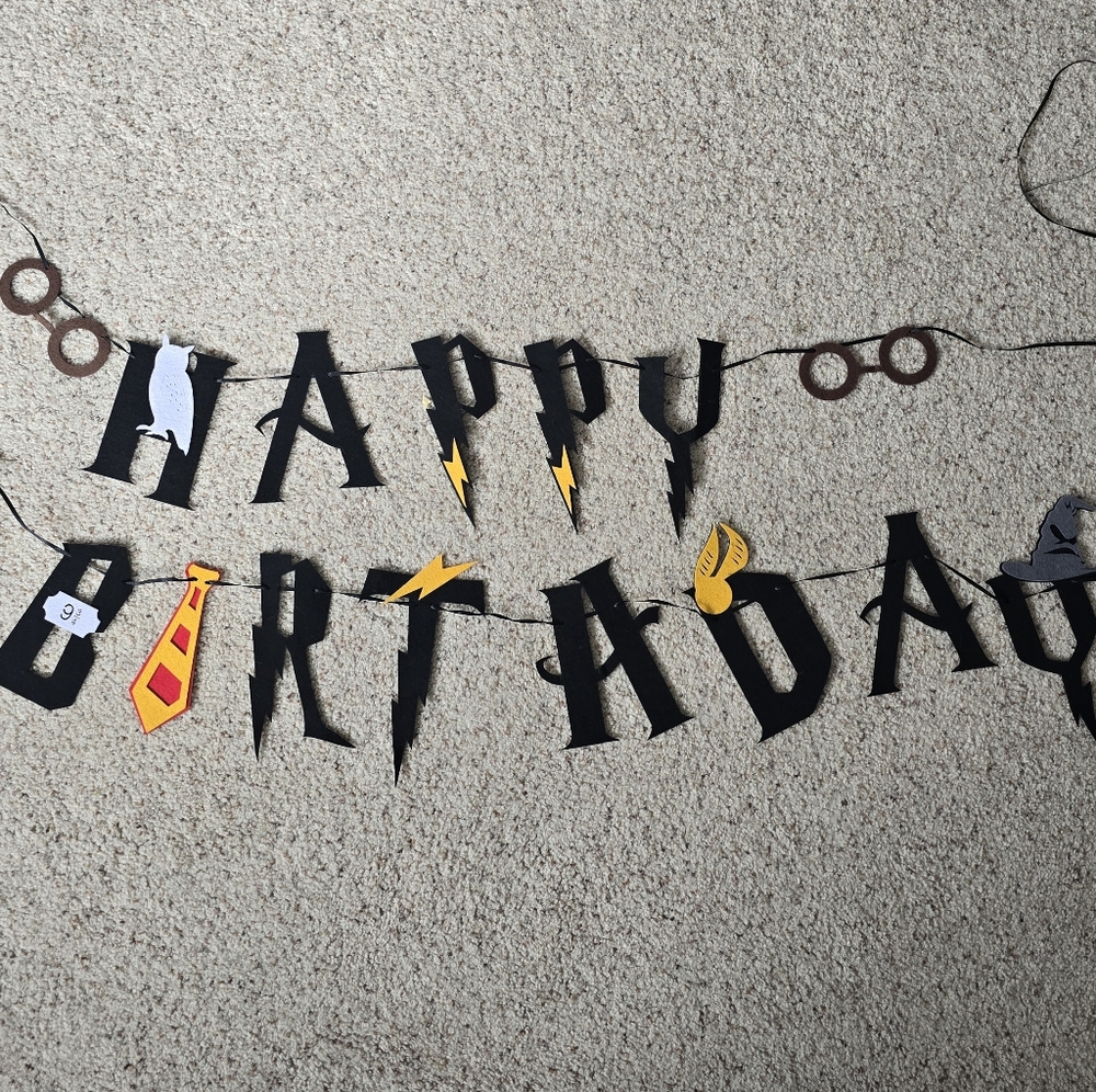 🪄Party: Harry Potter Theme Cups, Plates, Napkins, Felt Cupcake Toppers & Banner